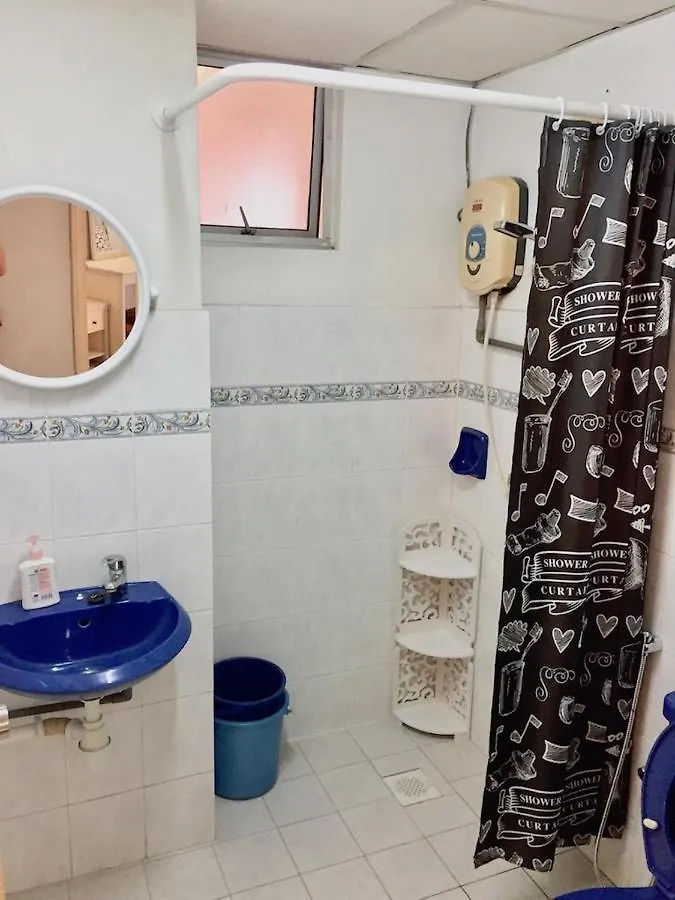 Apartment Cozy Kelana Jaya Semi-D Apt Near Mall, College & Hospital Petaling Jaya