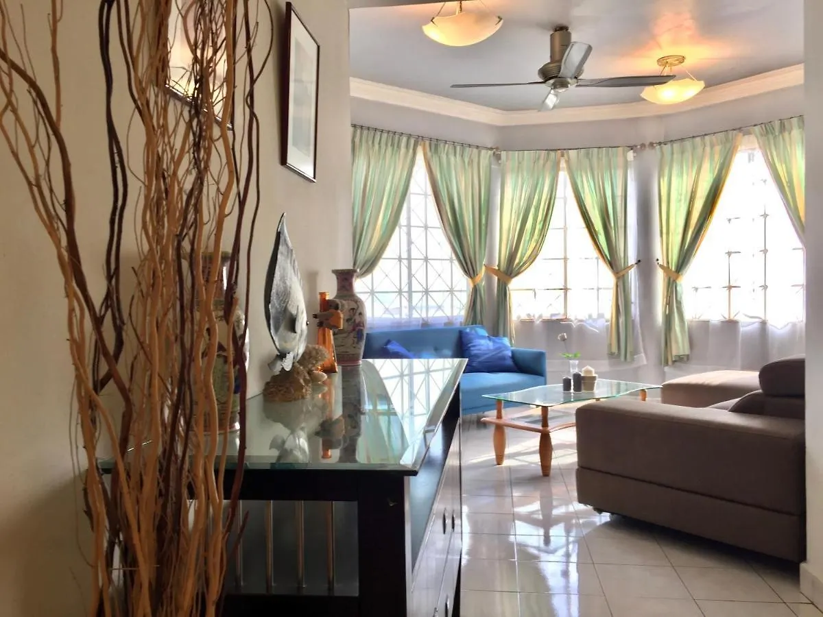 Cozy Kelana Jaya Semi-D Apt Near Mall, College & Hospital Petaling Jaya