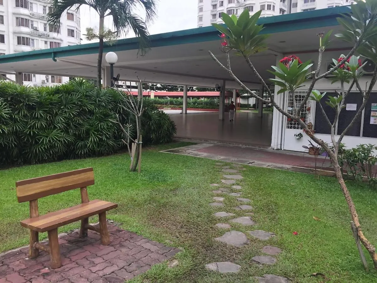 Cozy Kelana Jaya Semi-D Apt Near Mall, College & Hospital Petaling Jaya Apartment