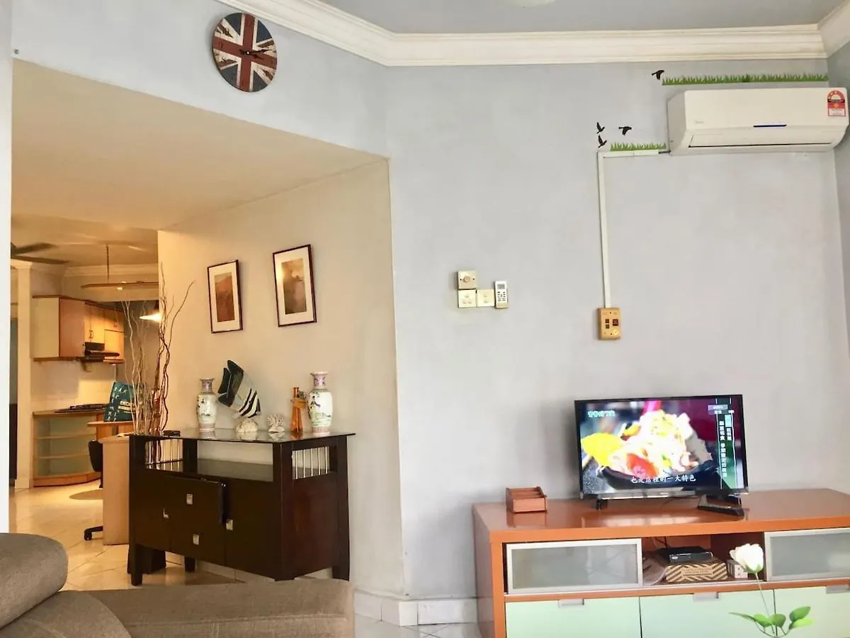 Cozy Kelana Jaya Semi-D Apt Near Mall, College & Hospital Petaling Jaya