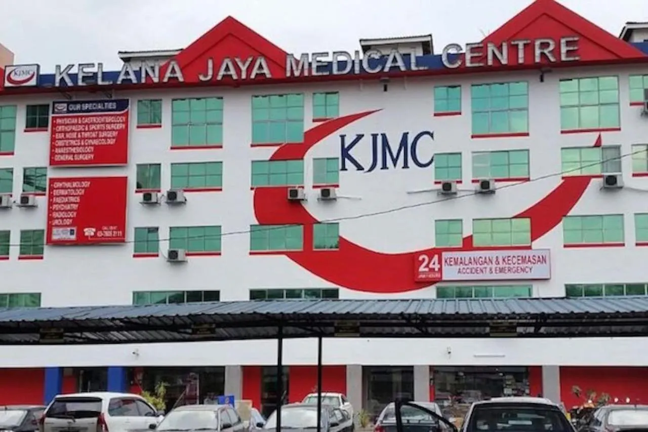 Cozy Kelana Jaya Semi-D Apt Near Mall, College & Hospital Petaling Jaya Apartment