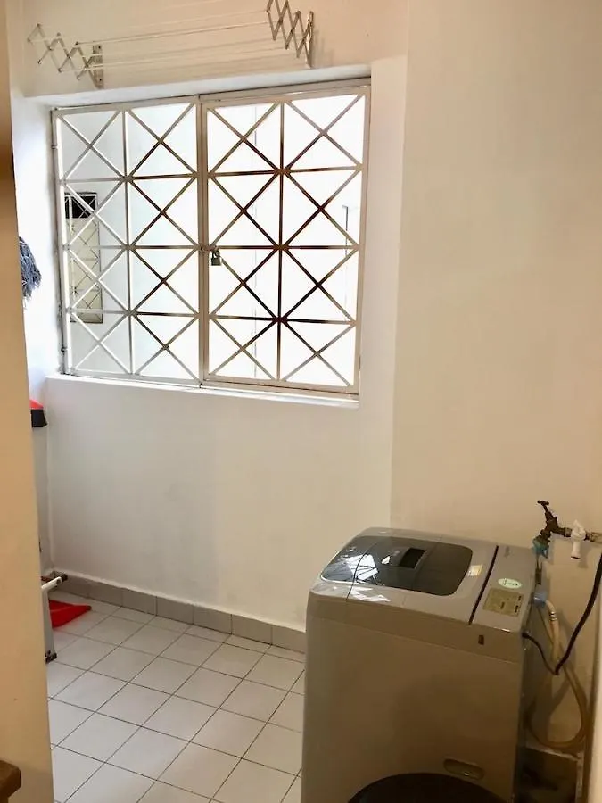 Cozy Kelana Jaya Semi-D Apt Near Mall, College & Hospital Petaling Jaya 0*,