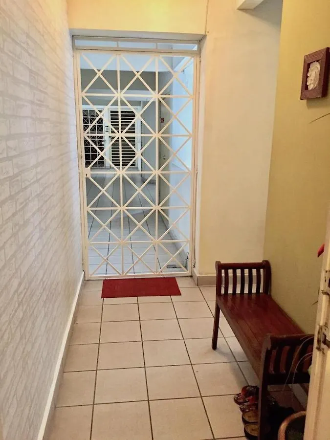 Cozy Kelana Jaya Semi-D Apt Near Mall, College & Hospital Petaling Jaya Malaysia